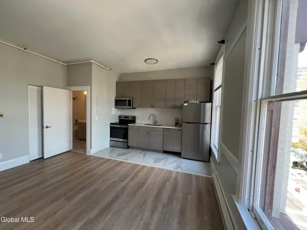 $1,300 | 5 Broadway, Unit 408, Troy, NY 12180