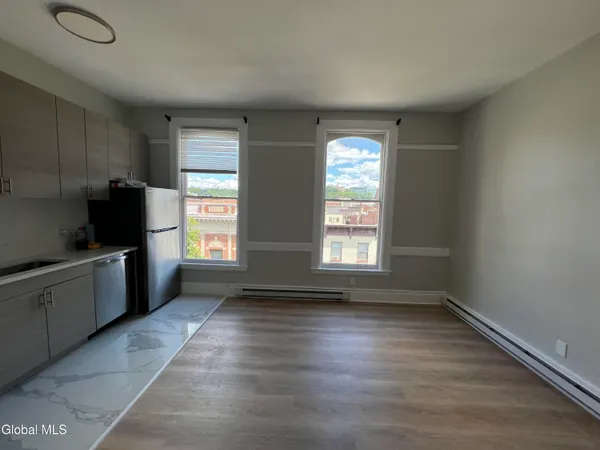 $1,300 | 5 Broadway, Unit 408, Troy, NY 12180