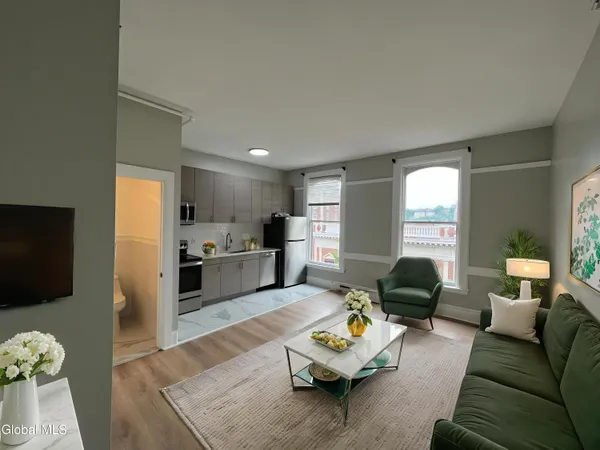 $1,300 | 5 Broadway, Unit 408, Troy, NY 12180