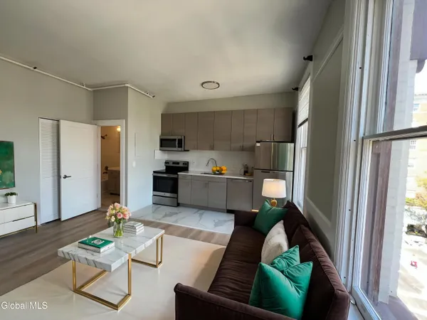 $1,300 | 5 Broadway, Unit 408, Troy, NY 12180