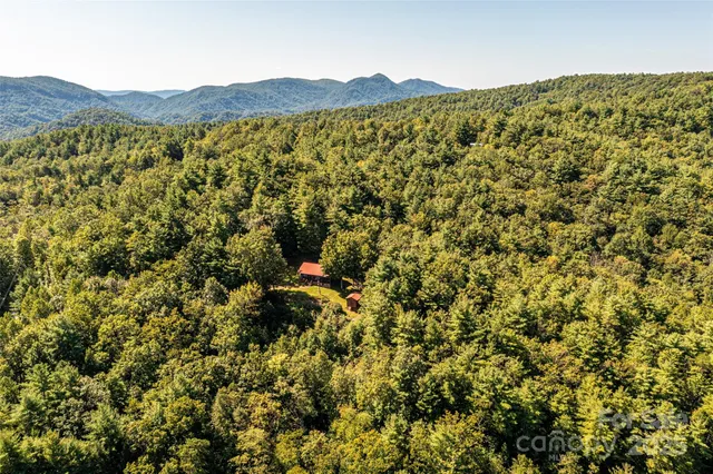 $275,000 | 805 Deer Crossing Lane, Lenoir, NC 28645