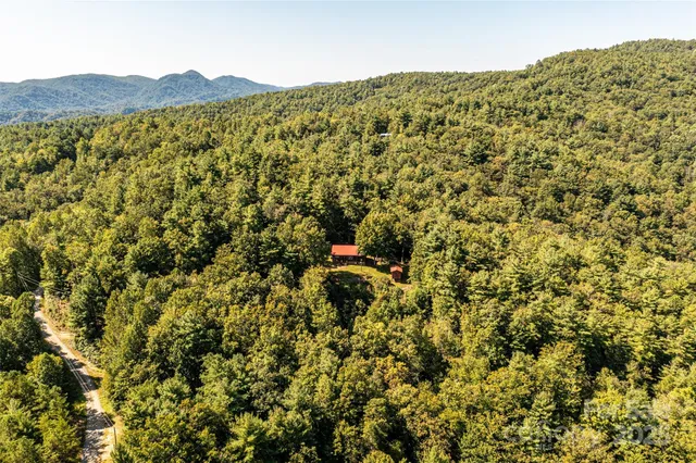 $275,000 | 805 Deer Crossing Lane, Lenoir, NC 28645