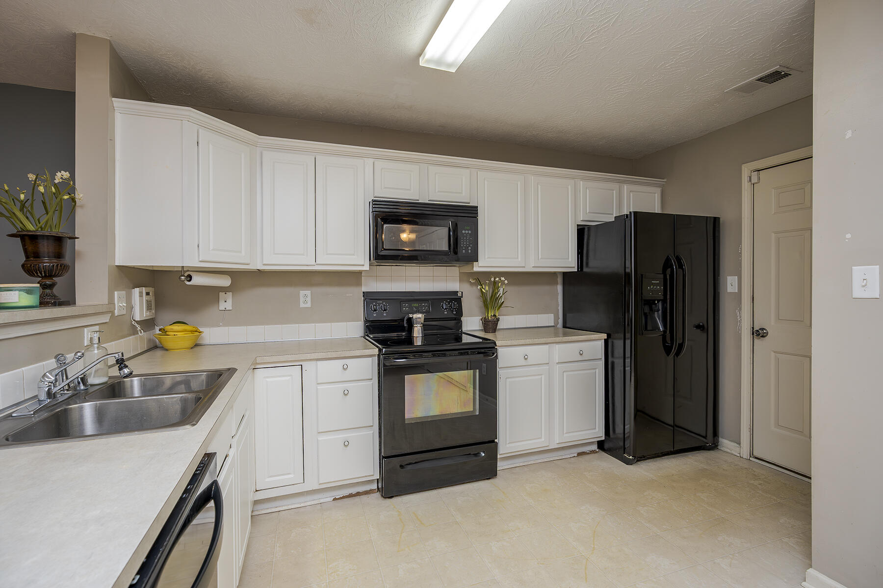 220 Strawberry Fields Road Lexington, KY 40516 - Photo 16 of 32 220strawberry13