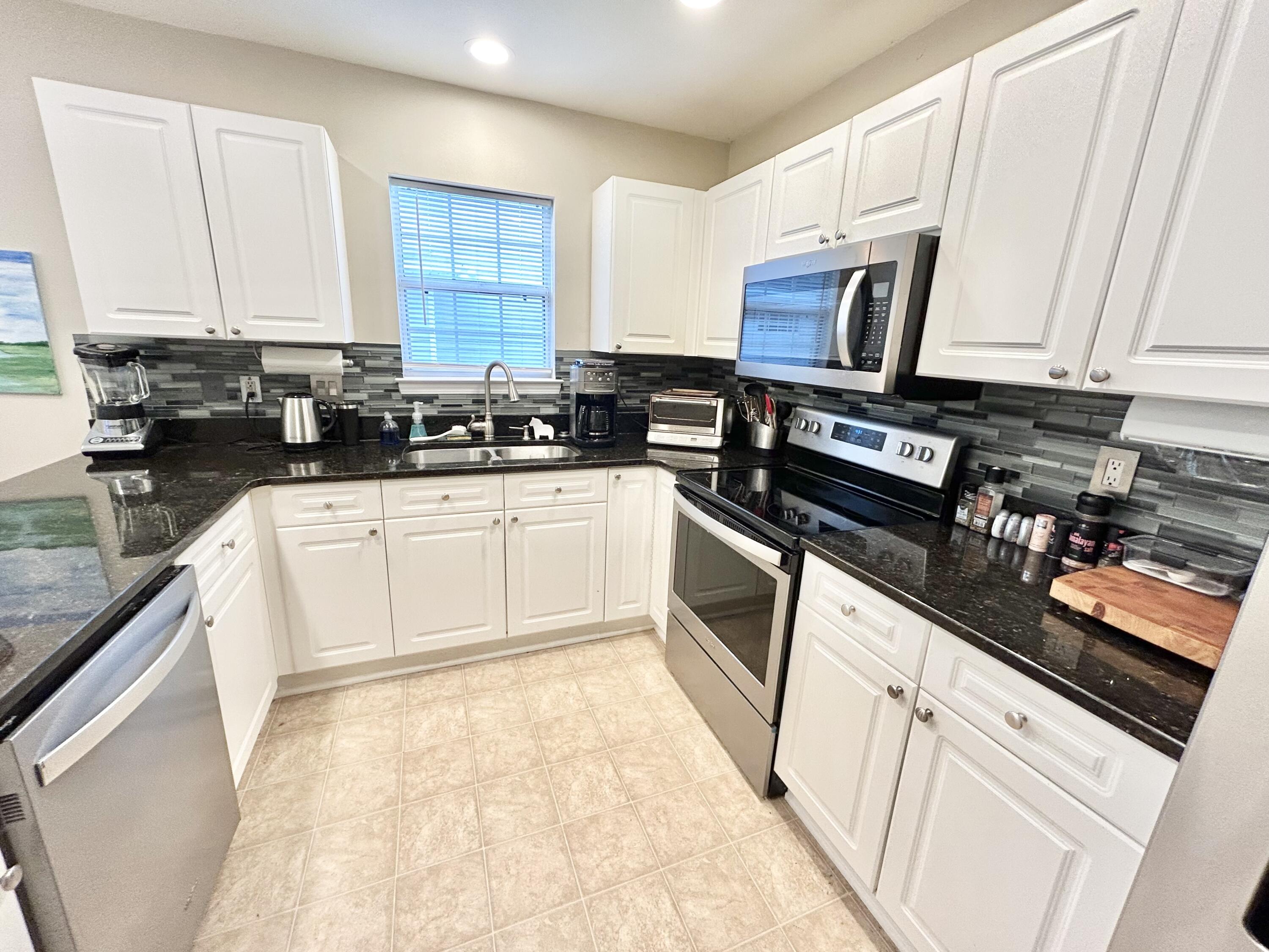 2268 Kings Gate Lane Mount Pleasant, SC 29466 - Photo 6 of 14 IMG_6403