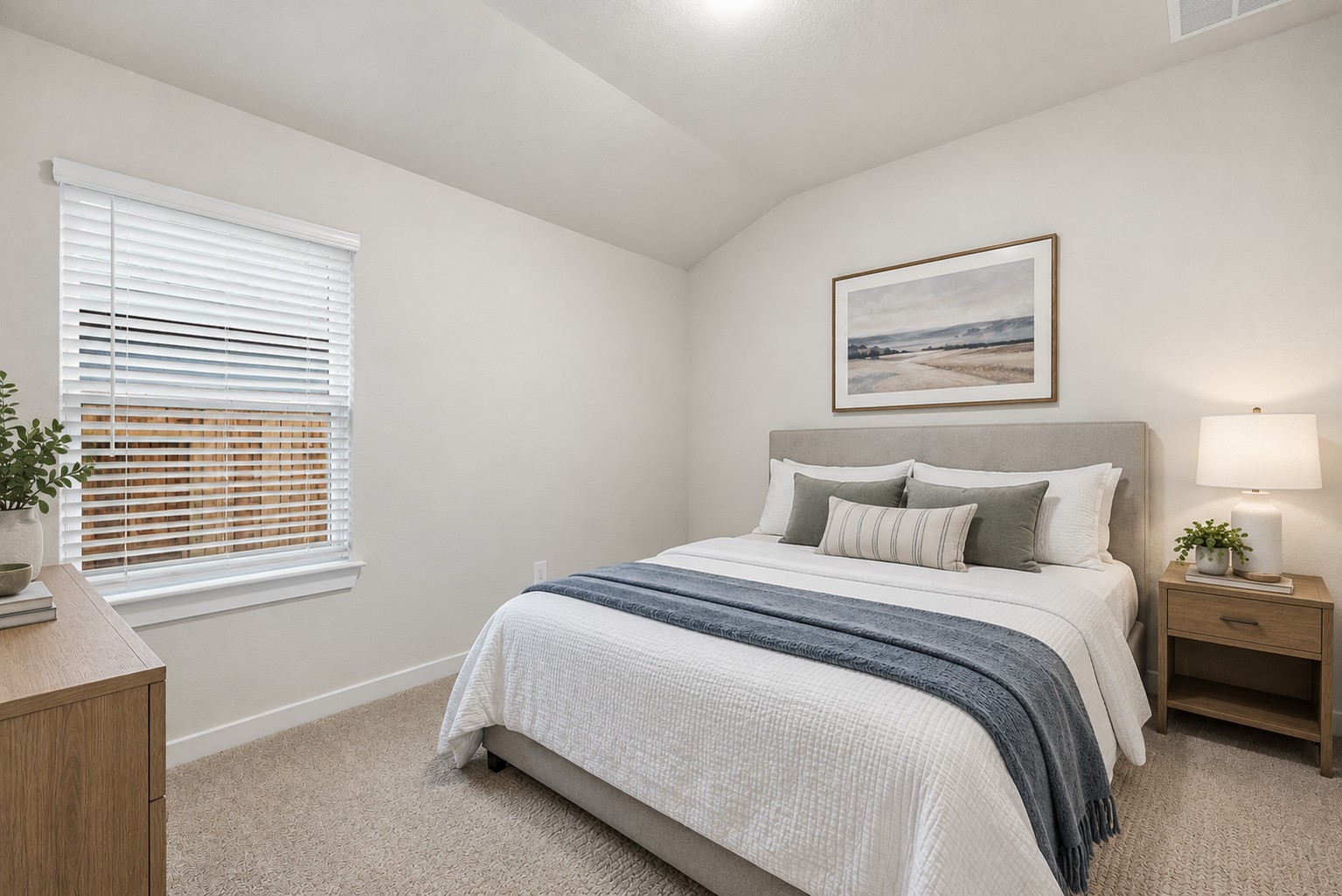 6611 Castella Drive Rosharon, TX 77583 - Photo 7 of 31 Virtually staged to illustrate how comfortably the bedroom can accommodate a complete furniture arrangement.