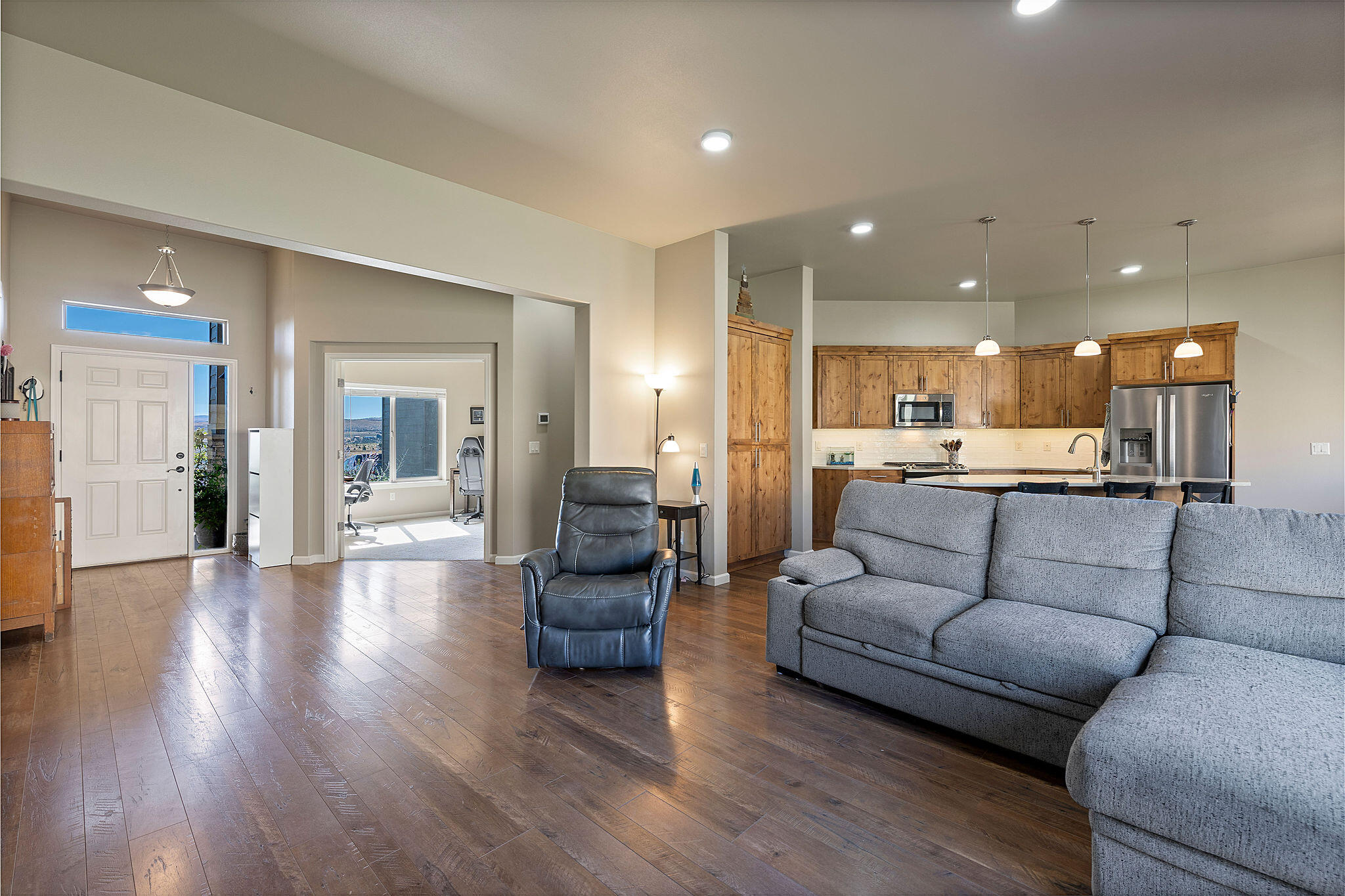 2273 Northeast Valley View Madras, OR 97741 - Photo 7 of 30