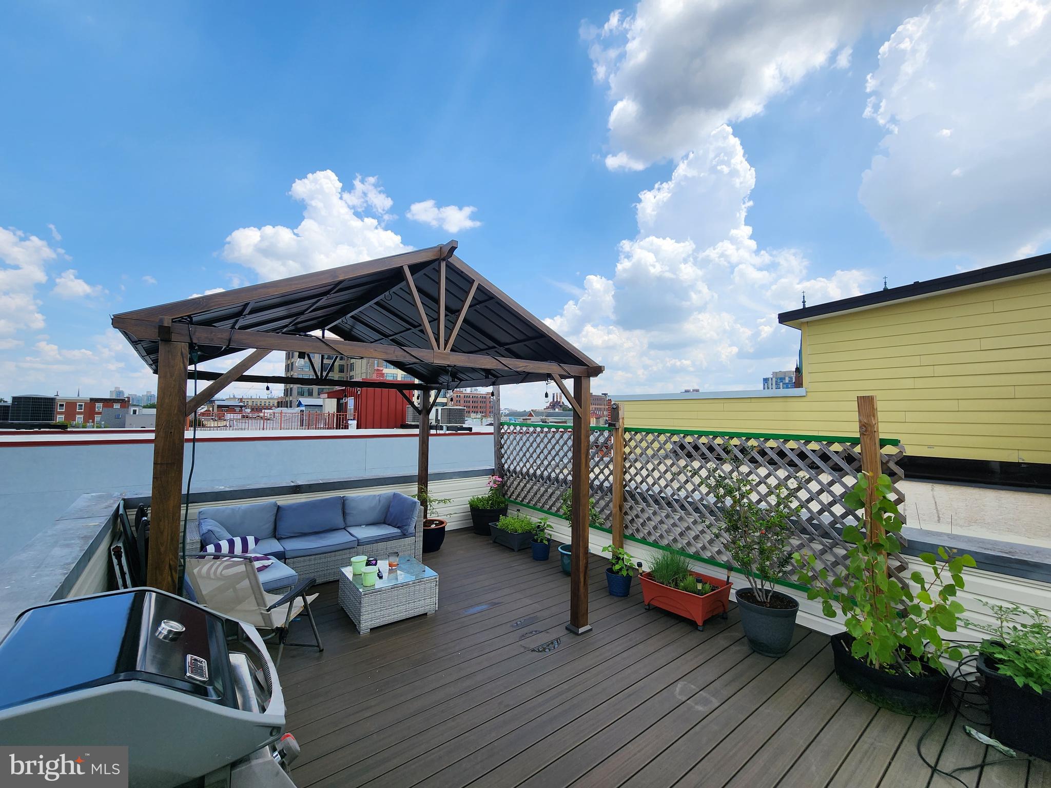 605 North 12th Street, Unit B Philadelphia, PA 19123 - Photo 19 of 22 a view of a terrace with sitting area