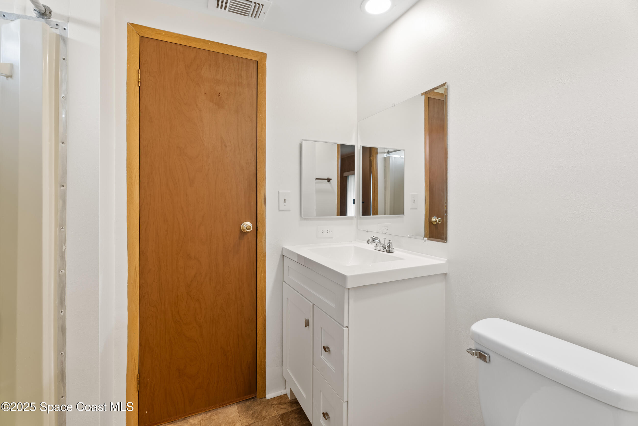 2330 Ersoff Boulevard Northeast Palm Bay, FL 32905 - Photo 24 of 35 Guest Bathroom