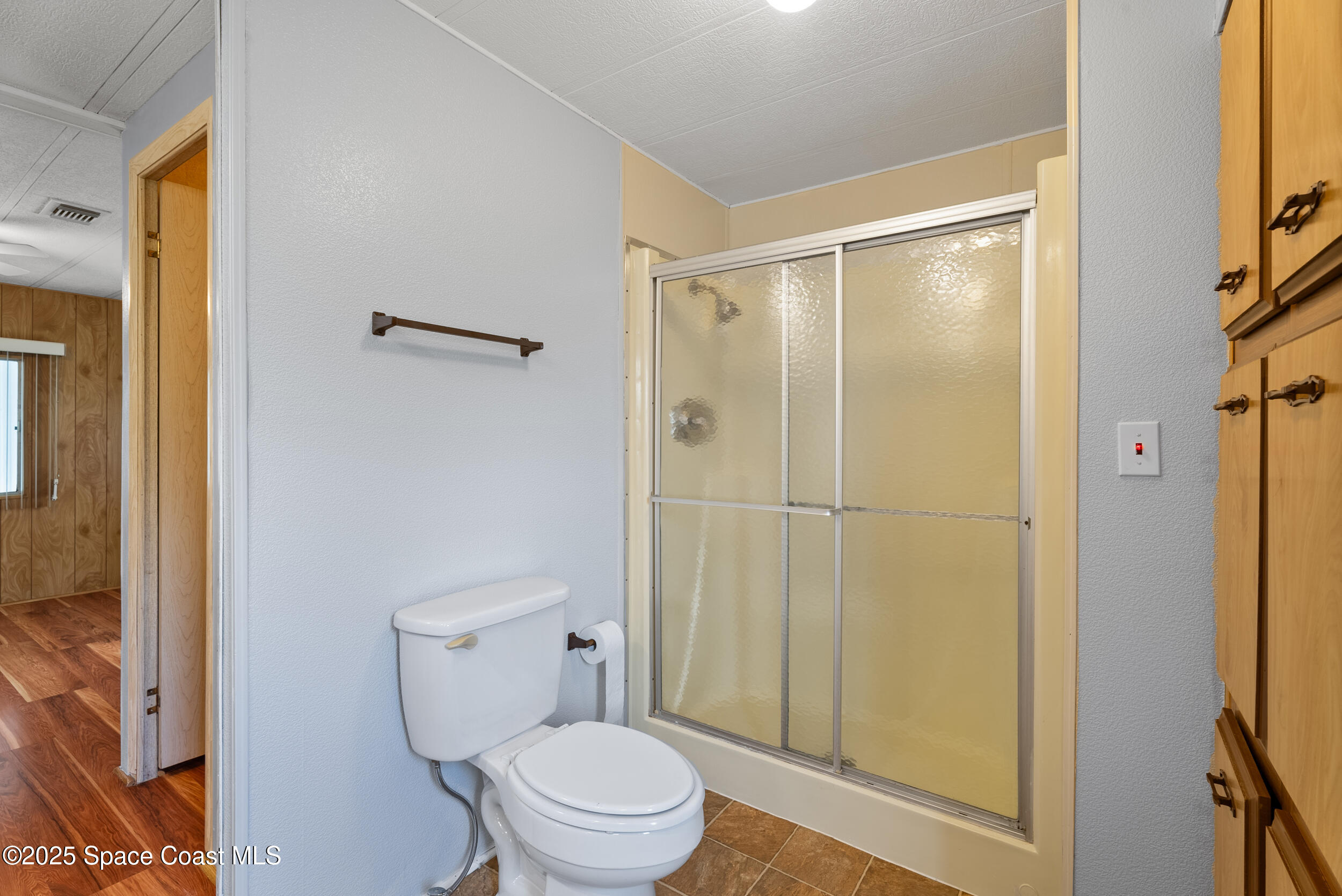 2330 Ersoff Boulevard Northeast Palm Bay, FL 32905 - Photo 28 of 35 Master bathroom