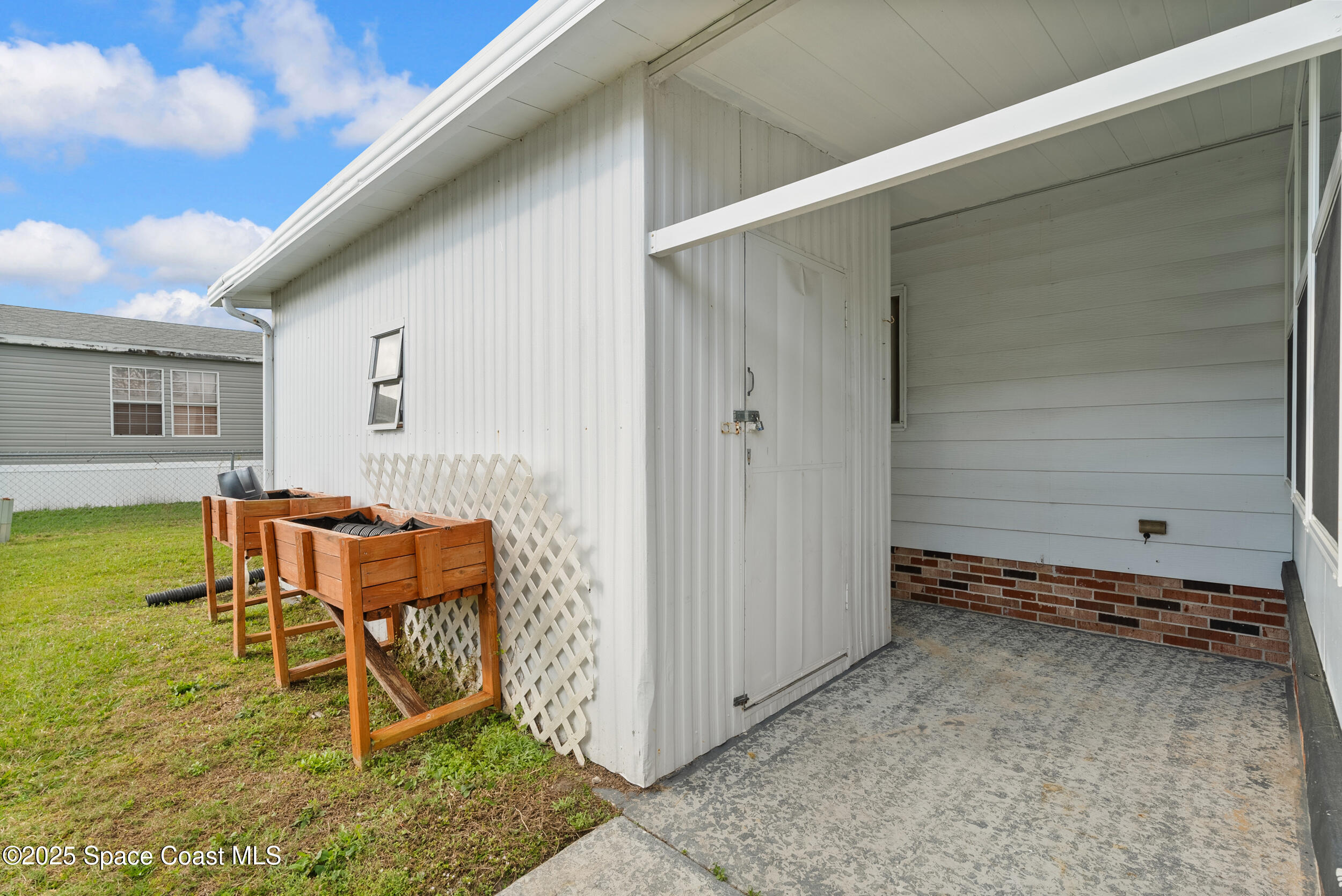 2330 Ersoff Boulevard Northeast Palm Bay, FL 32905 - Photo 31 of 35 Shed