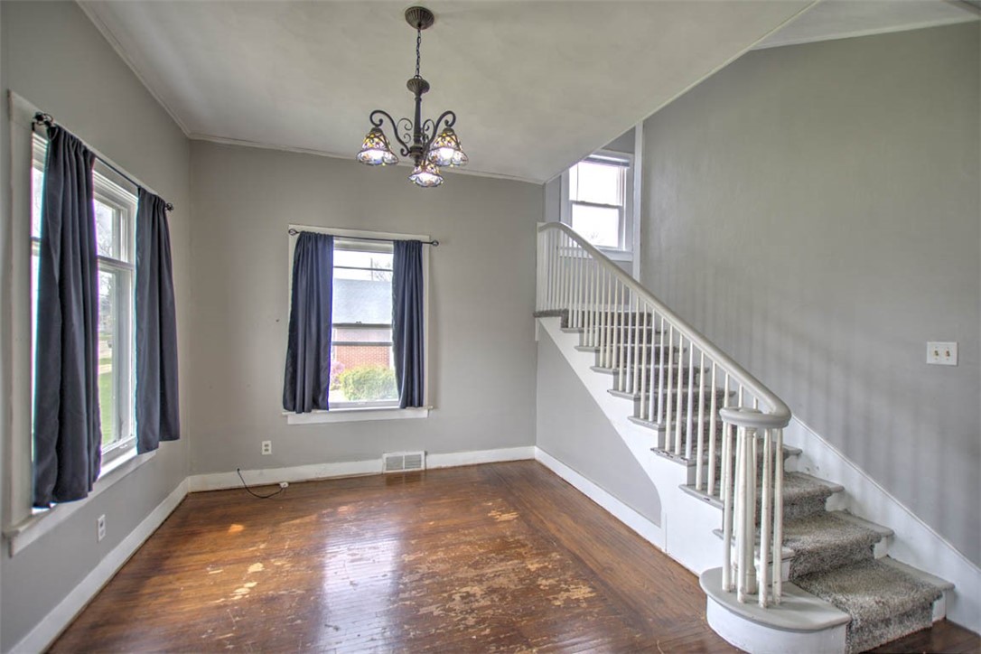 715 West Main Street Clinton, IL 61727 - Photo 10 of 35