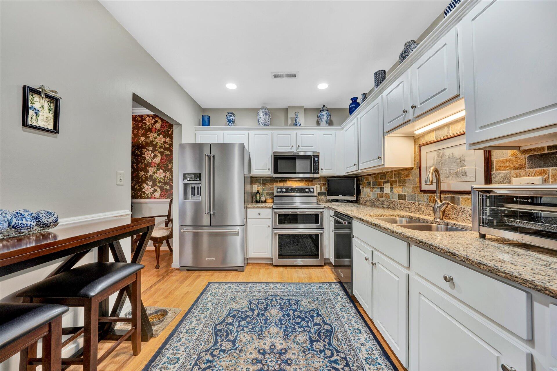 4438 Pheasant Ridge Road, Unit 405 Roanoke, VA 24014 - Photo 6 of 27 07-DSC00004