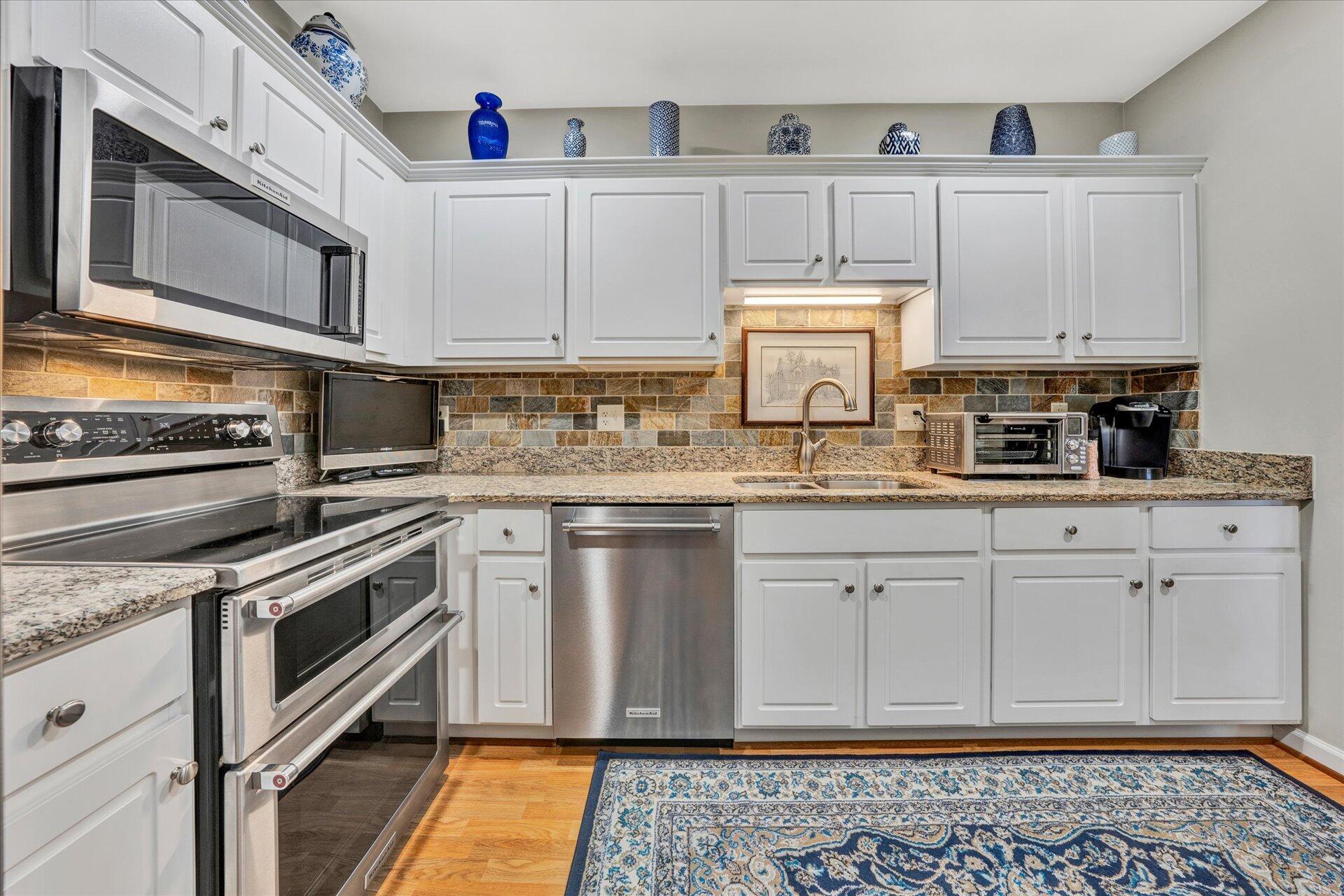 4438 Pheasant Ridge Road, Unit 405 Roanoke, VA 24014 - Photo 7 of 27 09-DSC00010