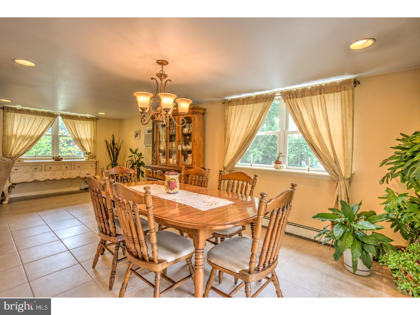 560 Lincoln Road Reading, PA 19606 - Photo 7 of 24 Gallery Image 7