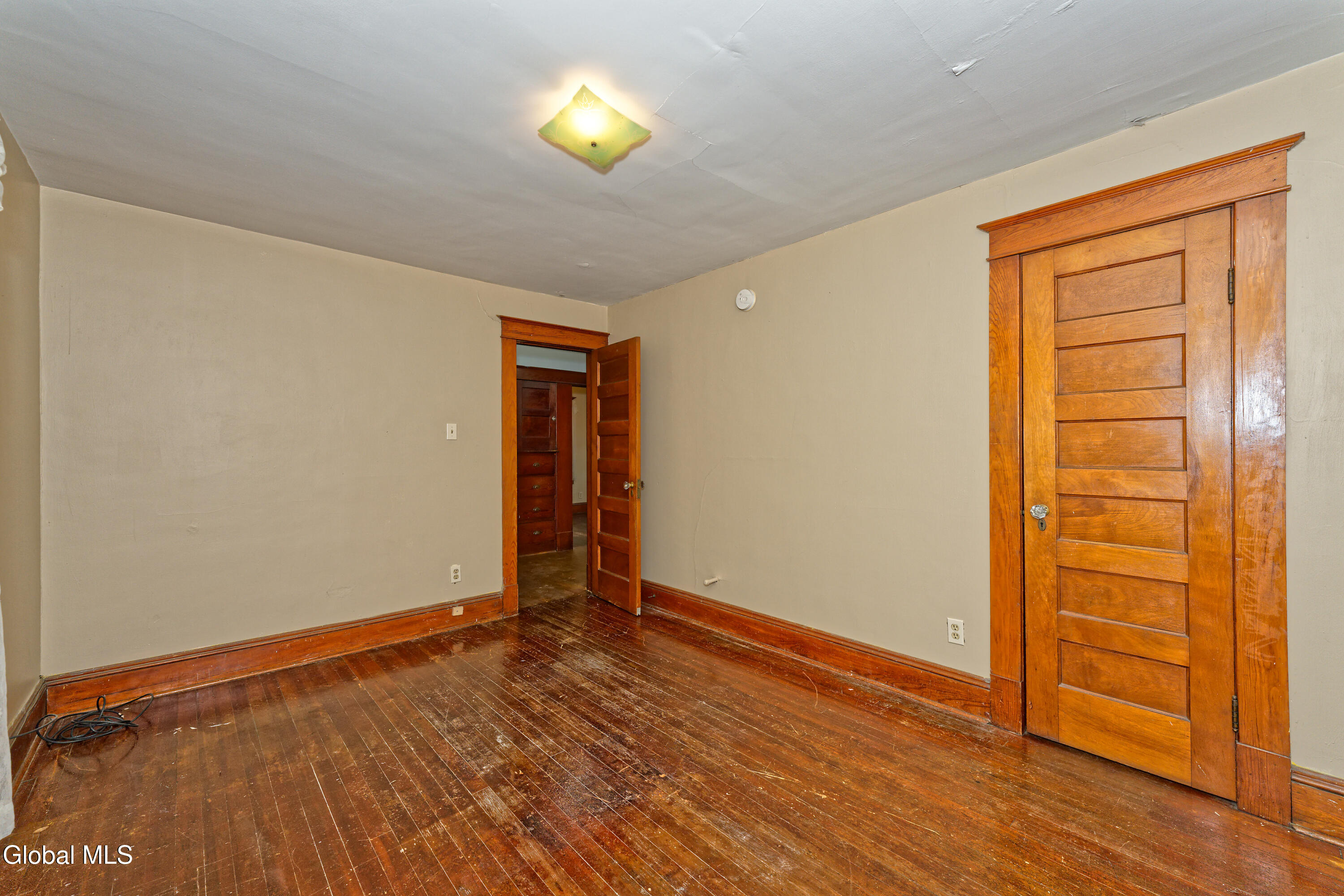 91 Snowden Avenue Schenectady, NY 12304 - Photo 23 of 37 8 Bedroom 2