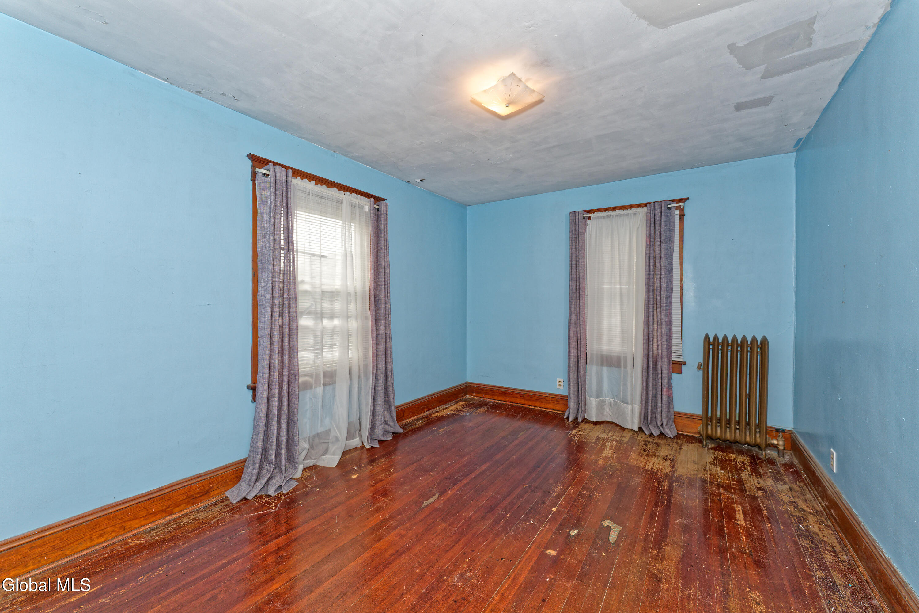 91 Snowden Avenue Schenectady, NY 12304 - Photo 24 of 37 8 Bedroom 3