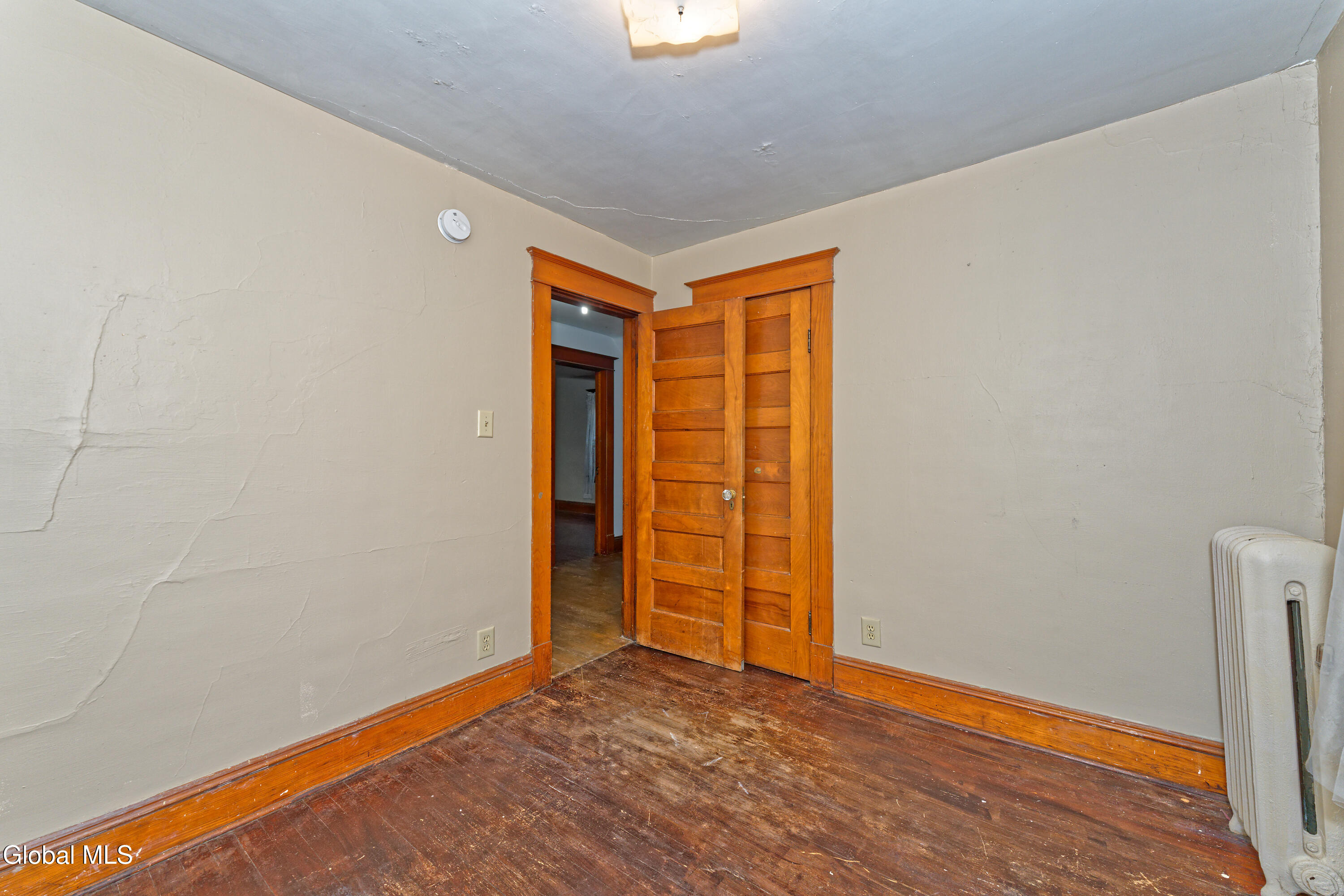 91 Snowden Avenue Schenectady, NY 12304 - Photo 27 of 37 8 Bedroom 6