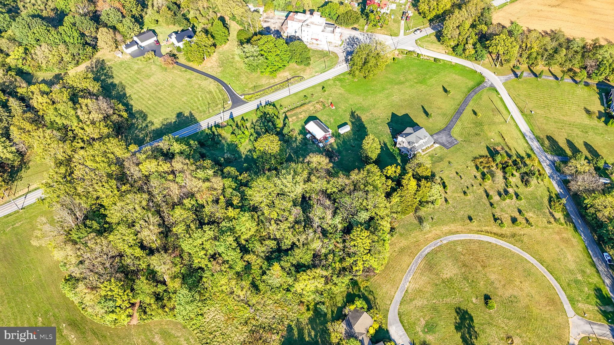 18614 Breathedsville Road Boonsboro, MD 21713 - Photo 2 of 13 a bathroom with a bathtub