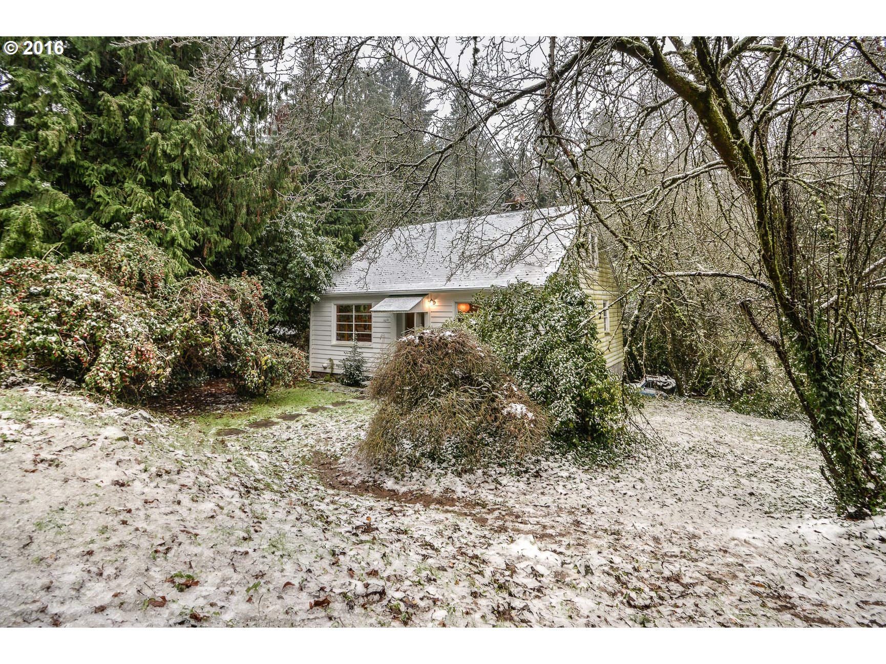 1610 Southwest Taylors Ferry Road Portland, OR 97219 - Photo 2 of 25 Gallery Image 2