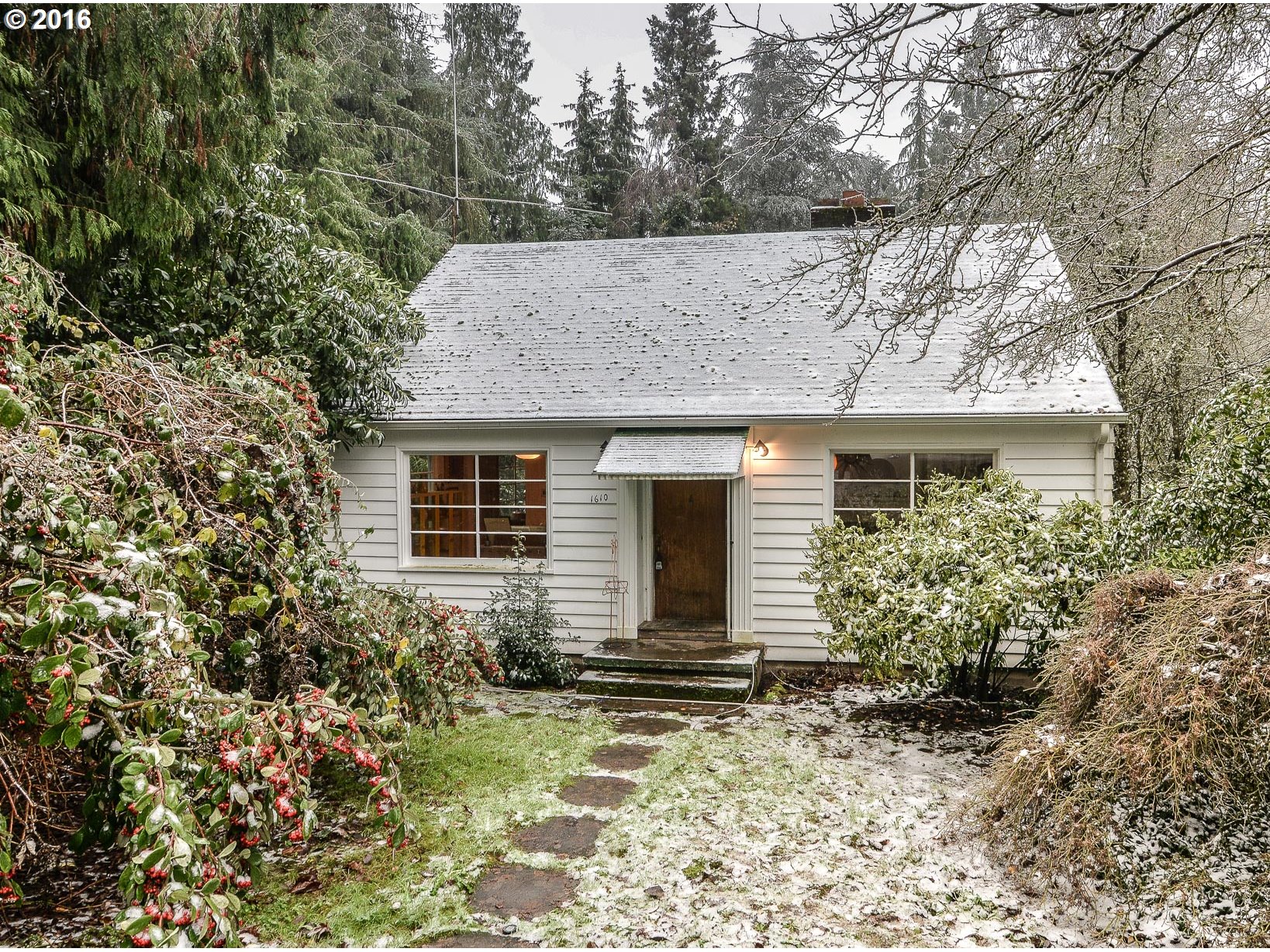 1610 Southwest Taylors Ferry Road Portland, OR 97219 - Photo 9 of 25 Gallery Image 9