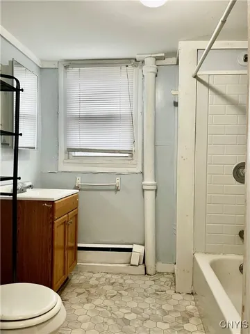 $1,400 | 97 East Seneca Street, Oswego, NY 13126