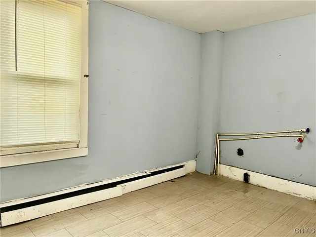 $1,400 | 97 East Seneca Street, Oswego, NY 13126