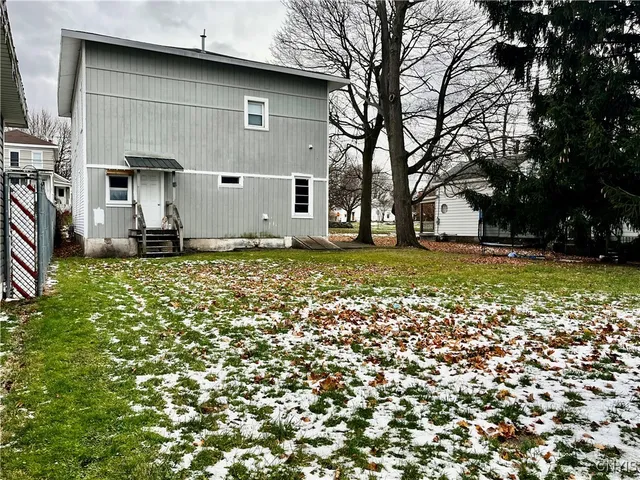 $1,400 | 97 East Seneca Street, Oswego, NY 13126