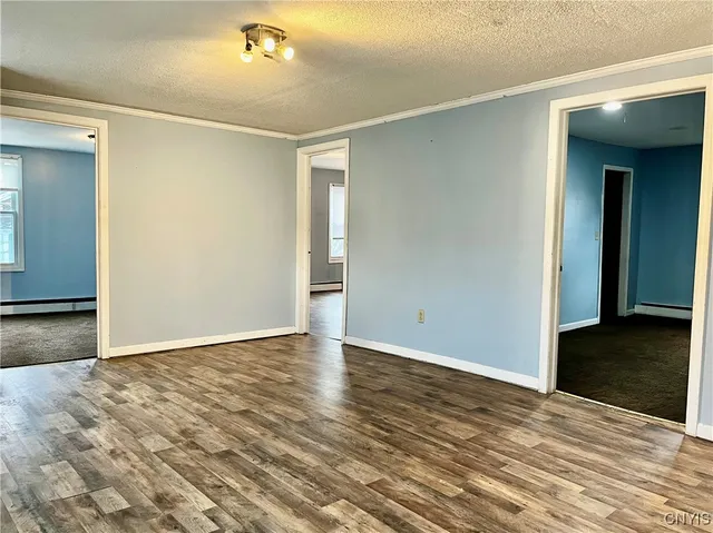 $1,400 | 97 East Seneca Street, Oswego, NY 13126