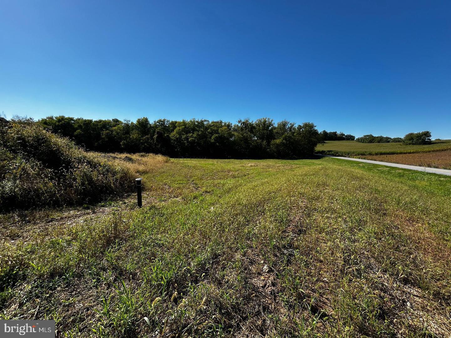 7192 Rosalees Way Mount Airy, MD 21771 - Photo 7 of 10 a view of an ocean and beach