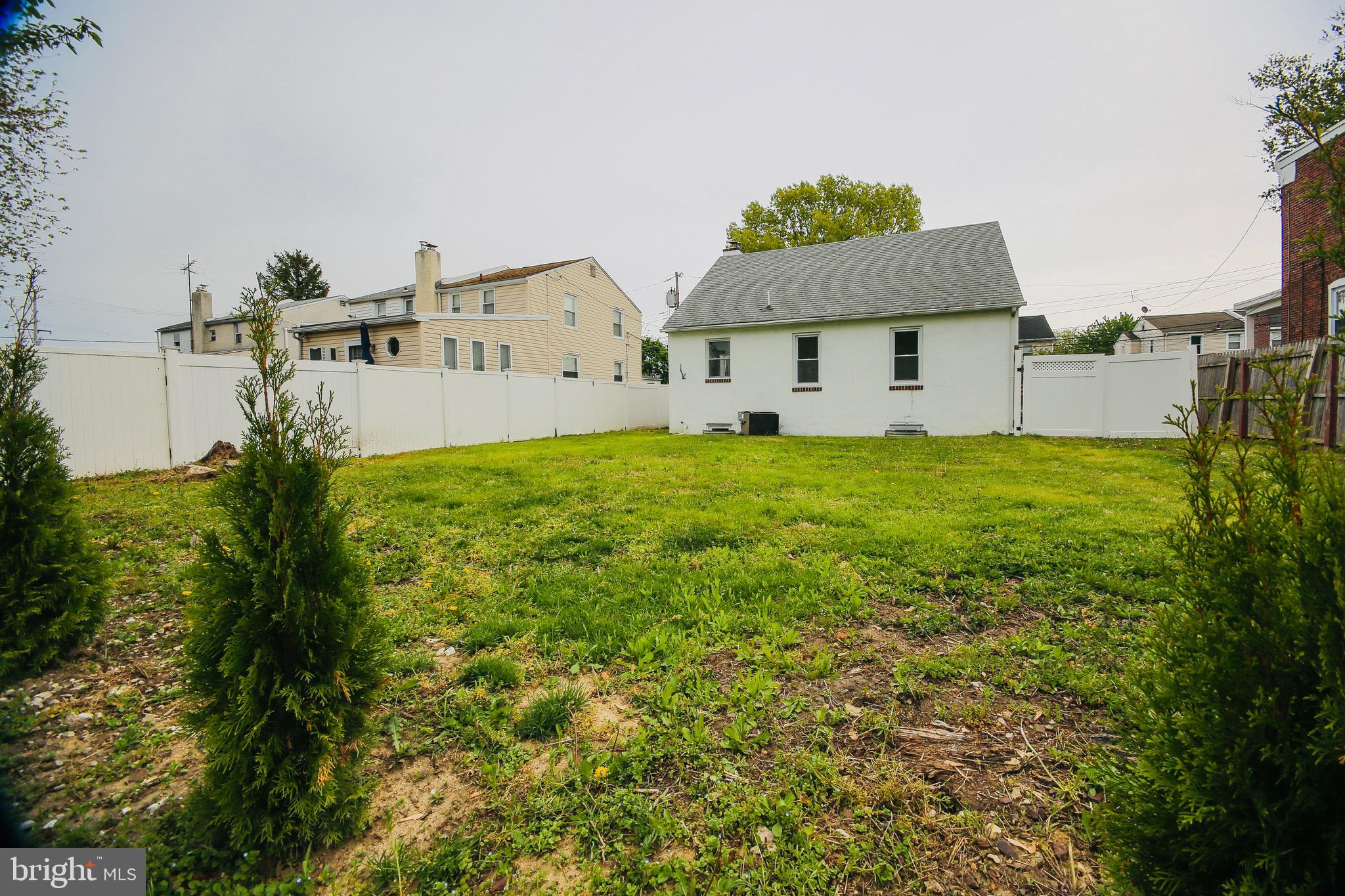 155 Maple Avenue Holmes, PA 19043 - Photo 2 of 30