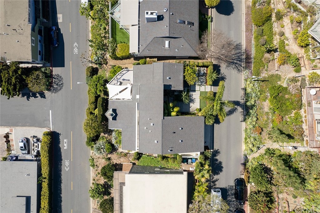 345 Heather Place Laguna Beach, CA 92651 - Photo 37 of 41 an aerial view of residential houses with outdoor space