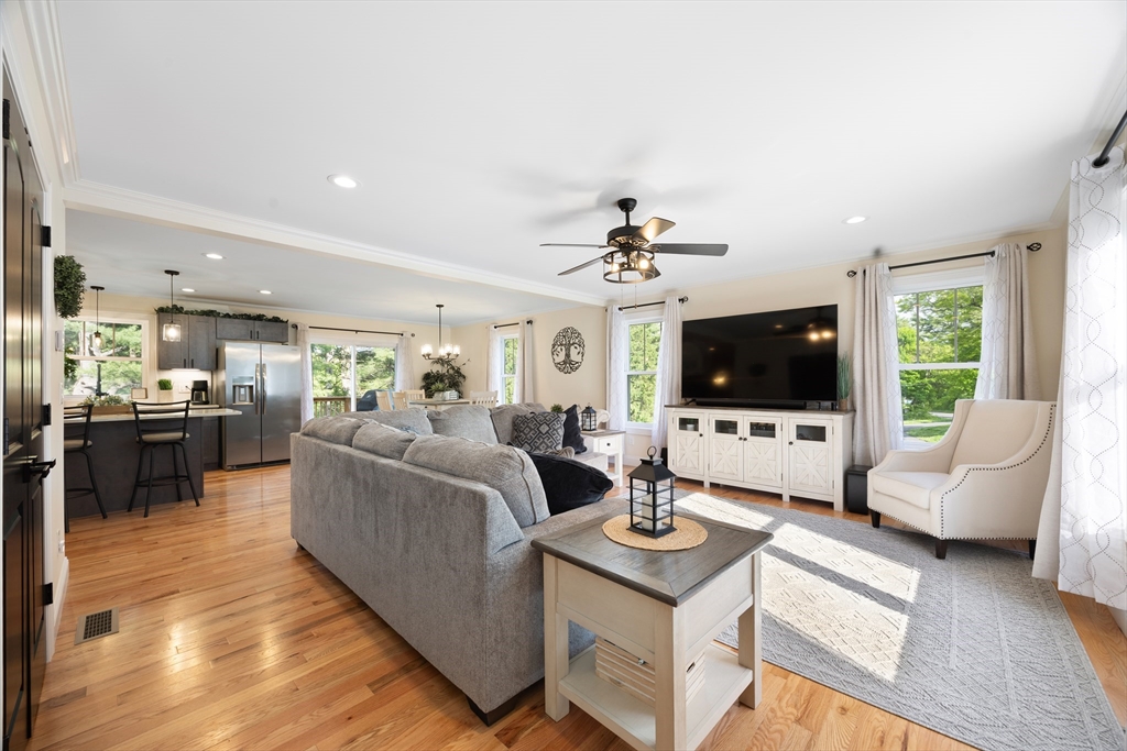 47 Fuller Road Palmer, MA 01069 - Photo 4 of 30