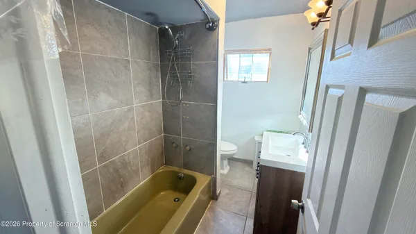 $1,450 | 303 North Rebecca Avenue, Scranton, PA 18504