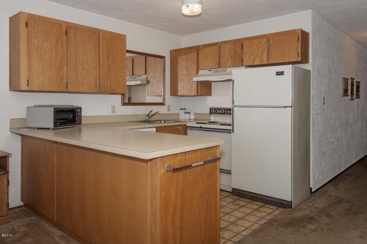 701 Southwest Coast Street Depoe Bay, OR 97341 - Photo 9 of 19 Kitchen