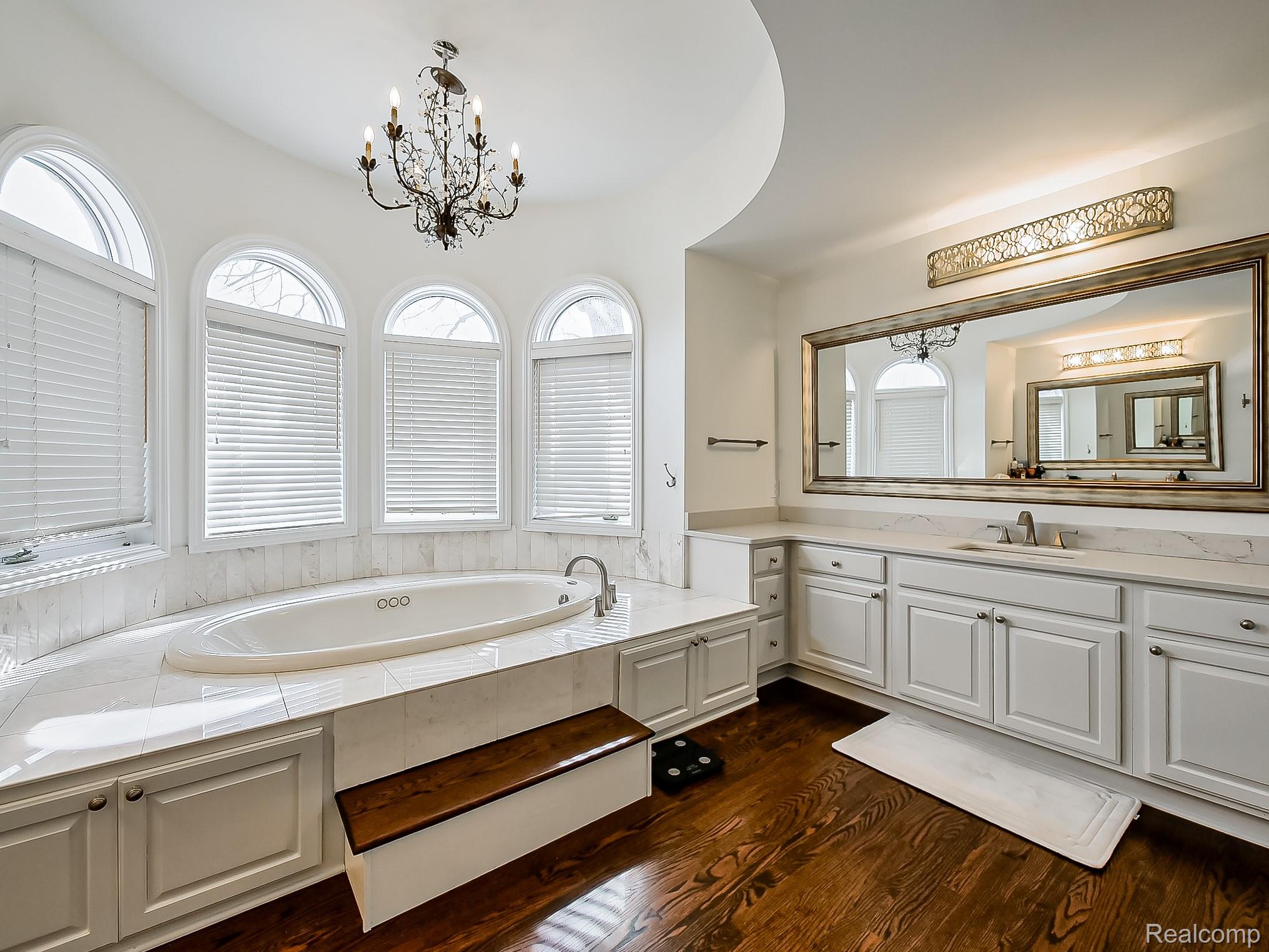 3586 Walnut Brook Drive Rochester, MI 48309 - Photo 24 of 59 Walnut Brook-49.jpg
