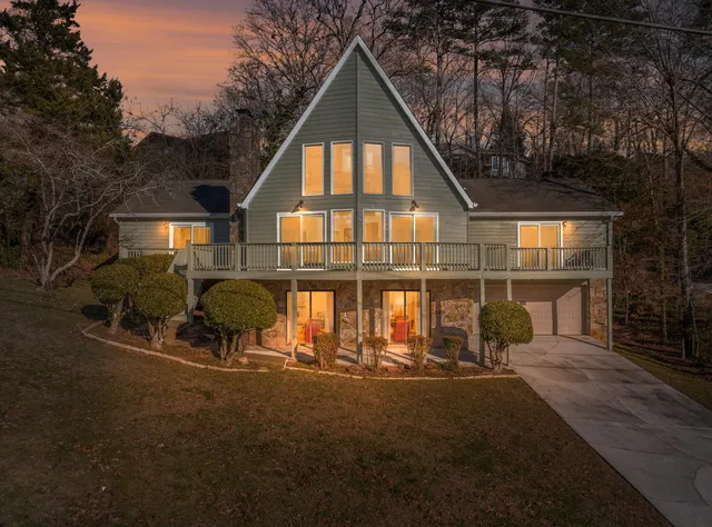 $540,000 | 4913 Shoreline Drive, Chattanooga, TN 37416