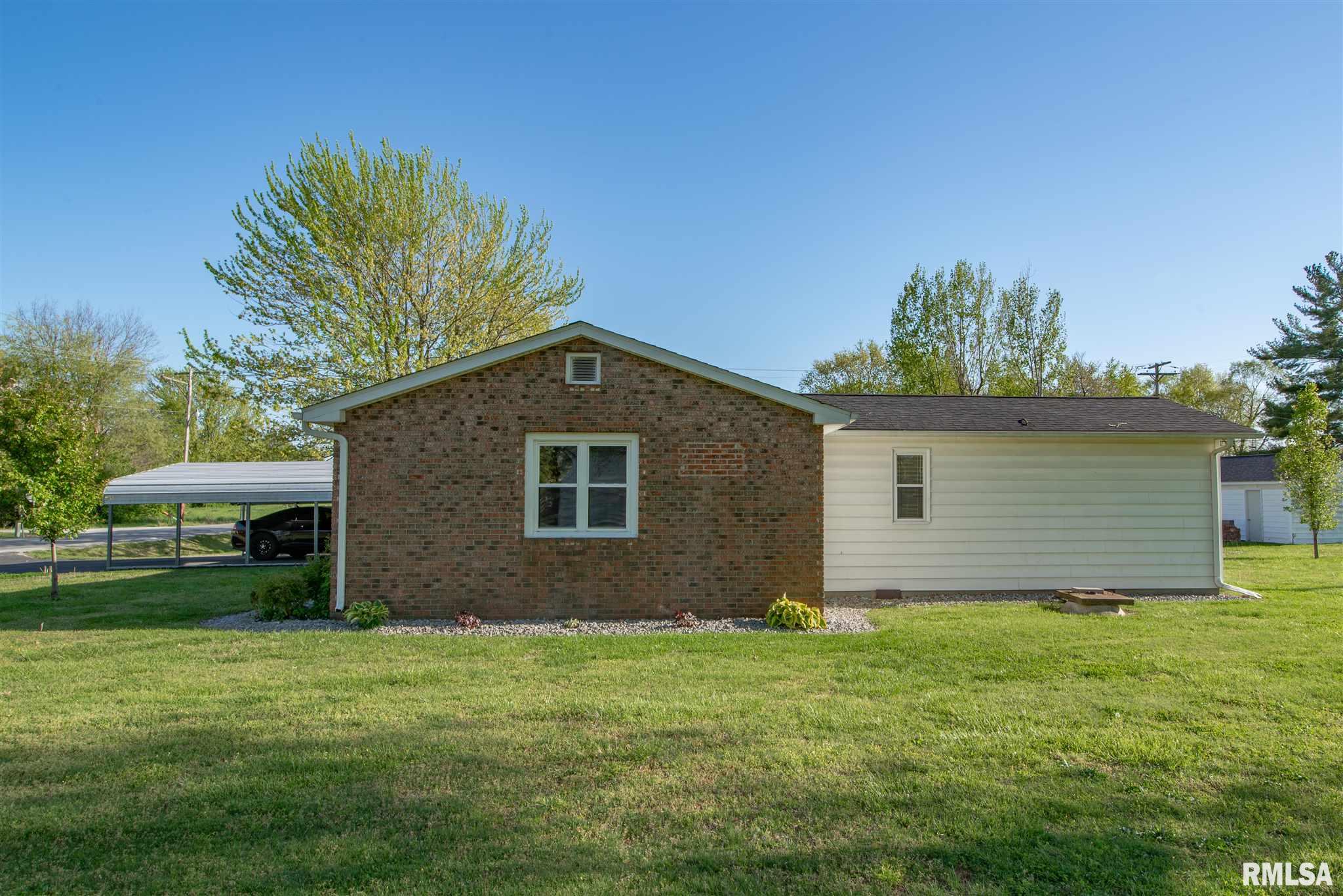 511 South Main Street Belle Rive, IL 62810 - Photo 3 of 21