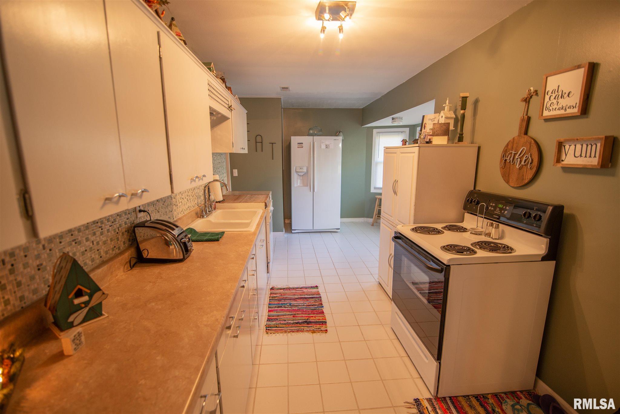 511 South Main Street Belle Rive, IL 62810 - Photo 9 of 21