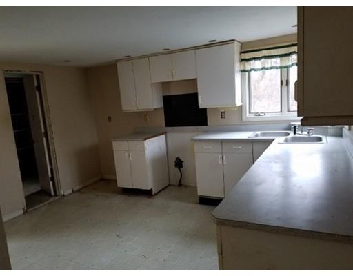 10 Bennett Road Holland, MA 01521 - Photo 9 of 15