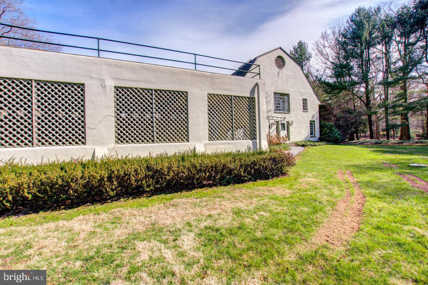 208 Haystack Lane Wilmington, DE 19807 - Photo 2 of 25 Garage