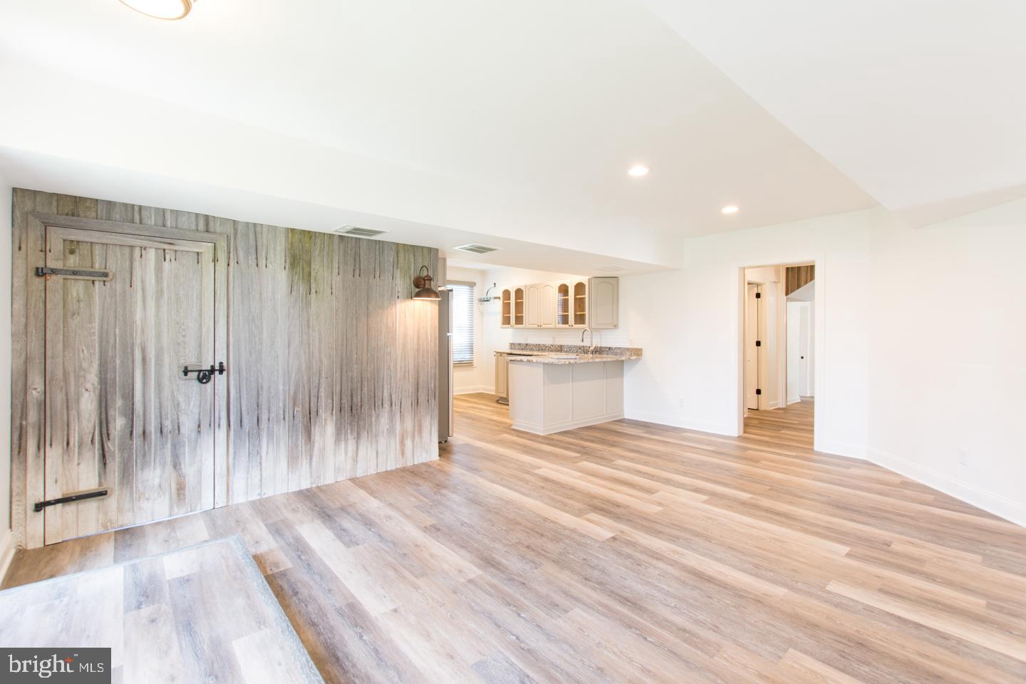 208 Haystack Lane Wilmington, DE 19807 - Photo 11 of 25 Living Room