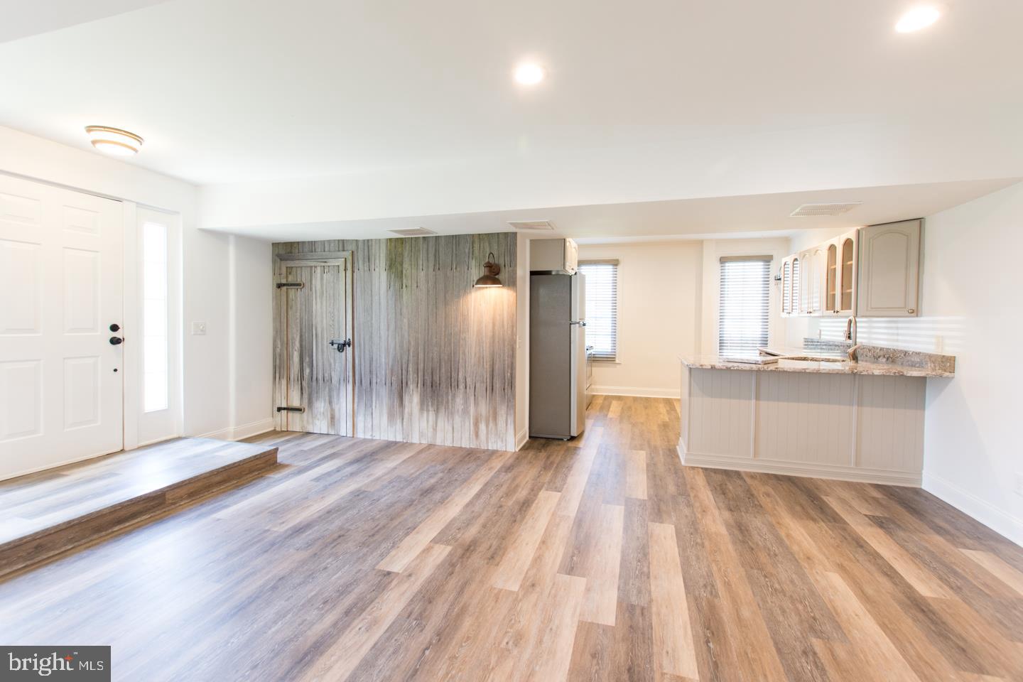 208 Haystack Lane Wilmington, DE 19807 - Photo 14 of 25 Living Room