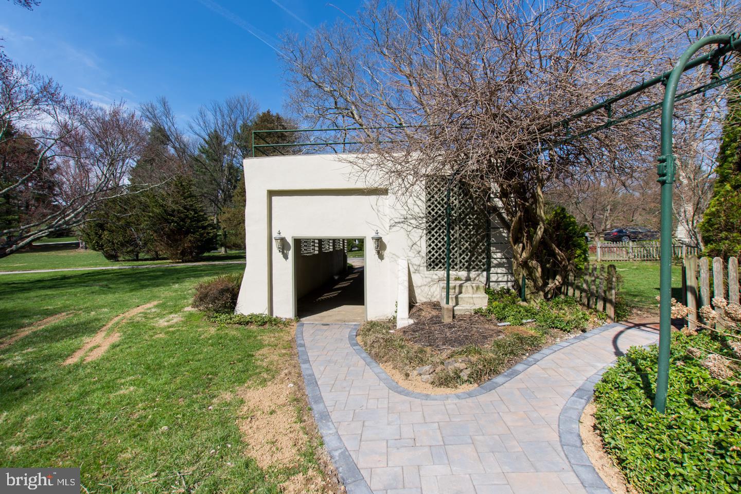208 Haystack Lane Wilmington, DE 19807 - Photo 3 of 25 Garage