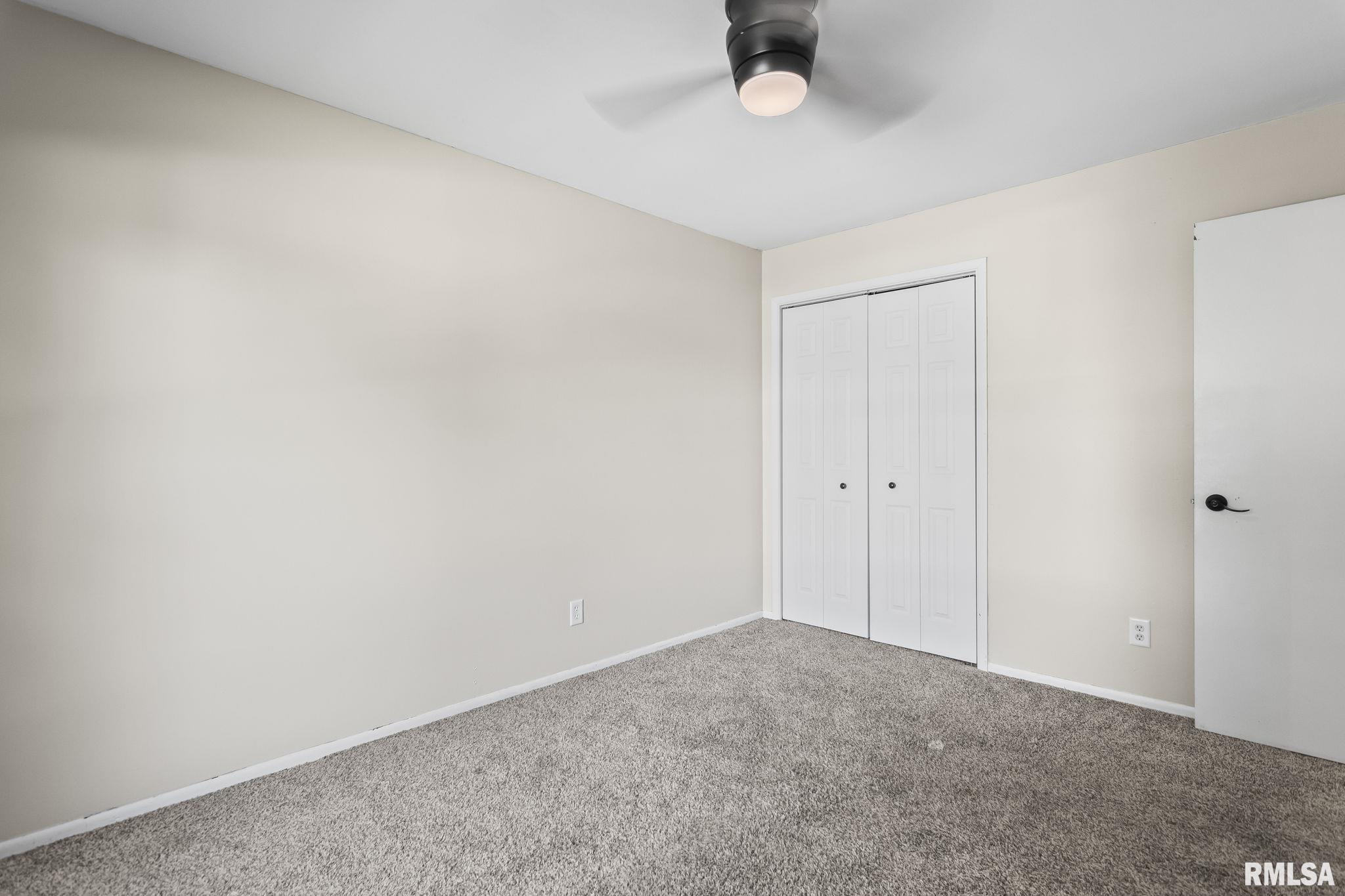 2016 Stonehenge Road Springfield, IL 62702 - Photo 17 of 31