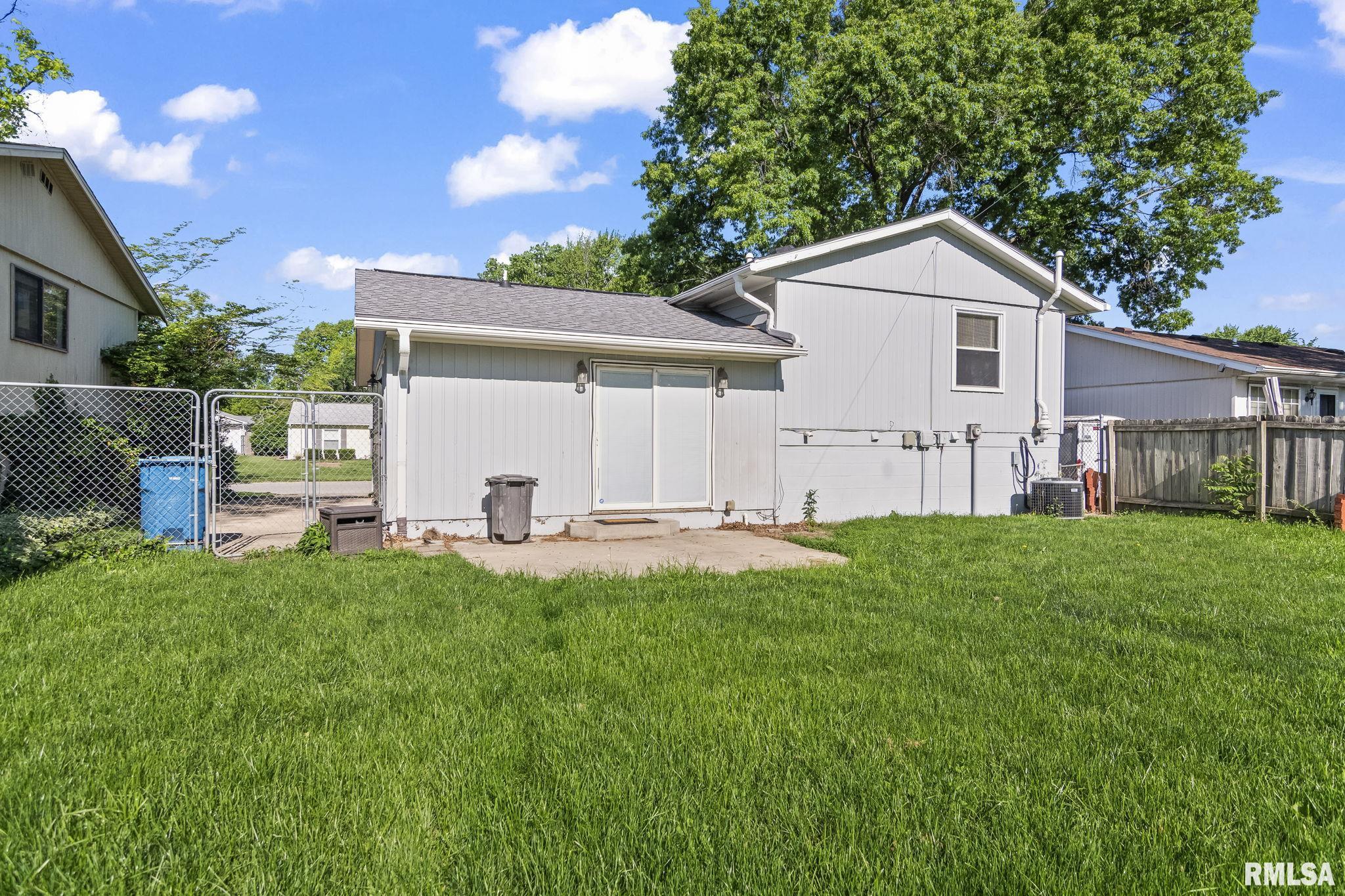 2016 Stonehenge Road Springfield, IL 62702 - Photo 27 of 31