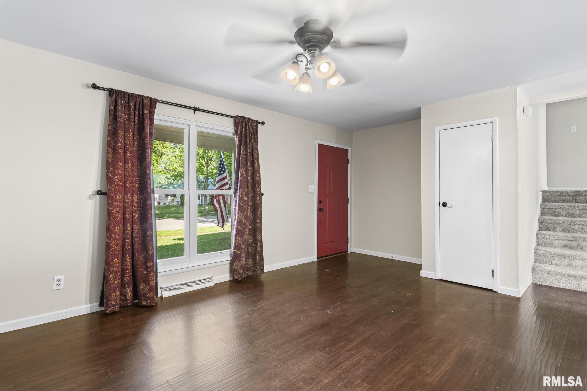 2016 Stonehenge Road Springfield, IL 62702 - Photo 3 of 31