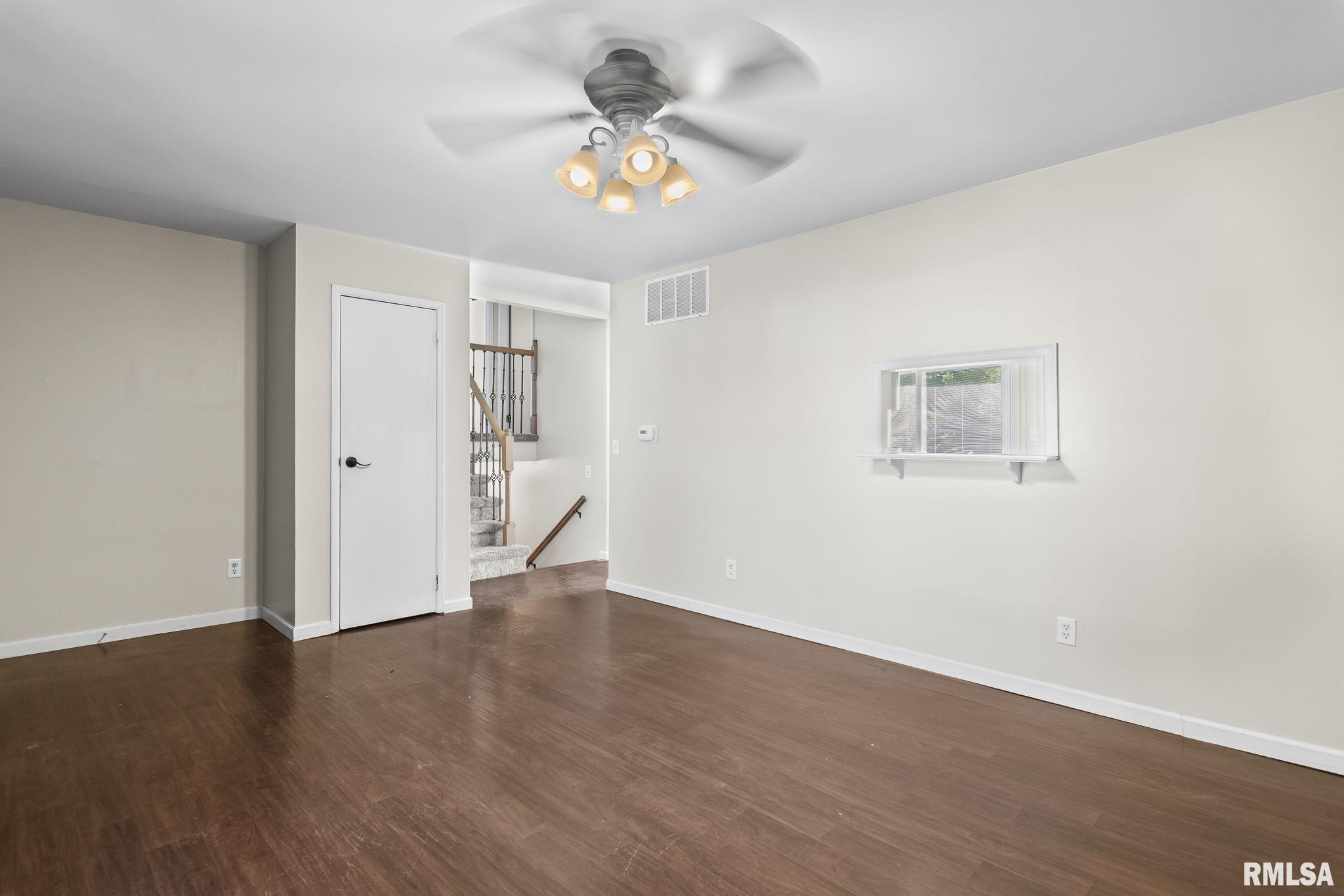 2016 Stonehenge Road Springfield, IL 62702 - Photo 5 of 31