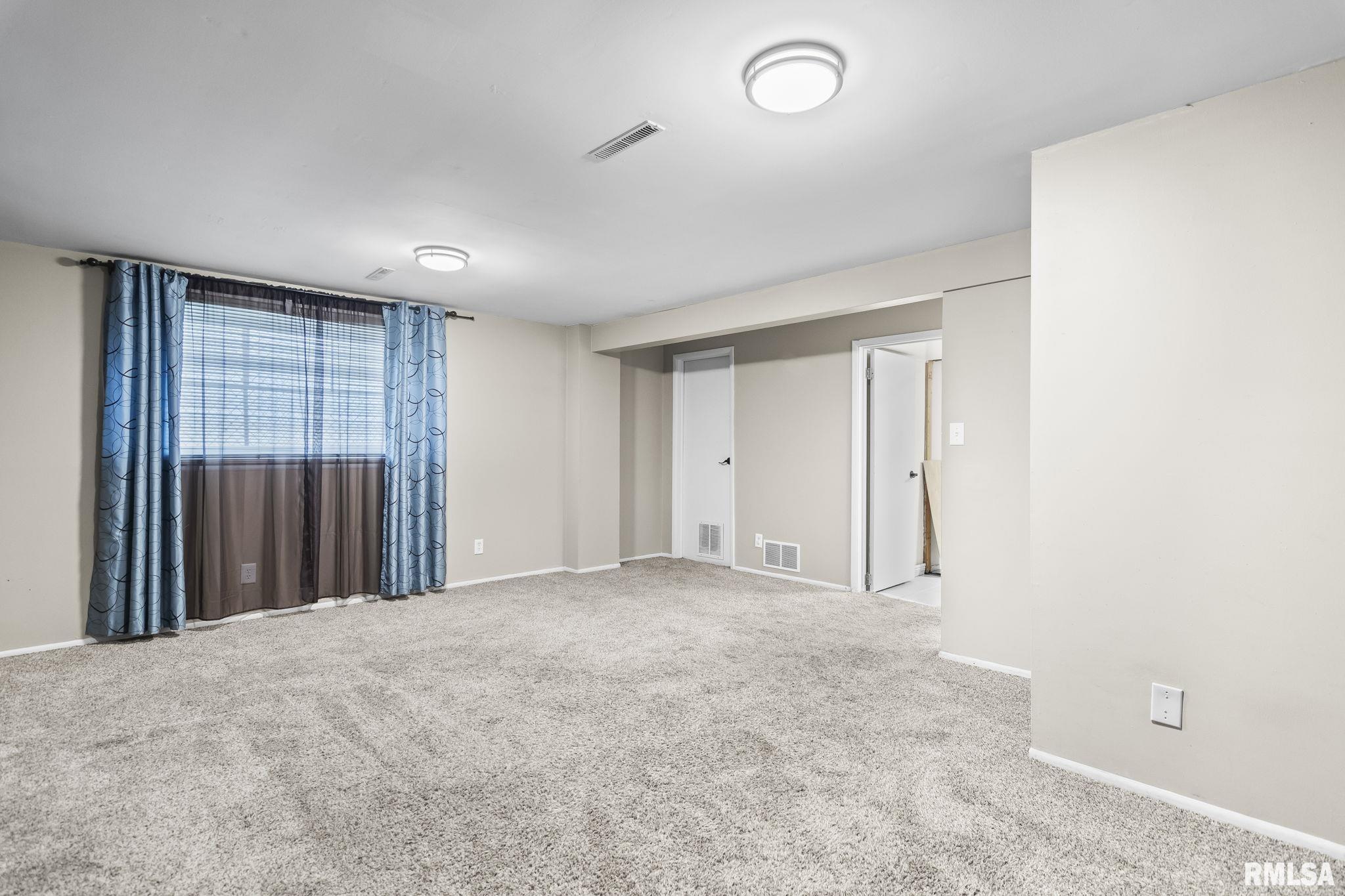 2016 Stonehenge Road Springfield, IL 62702 - Photo 10 of 31