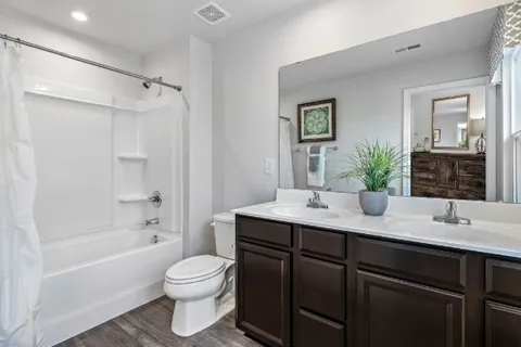 $380,000 | 2001 Cone Boulevard, Nashville, TN 37207