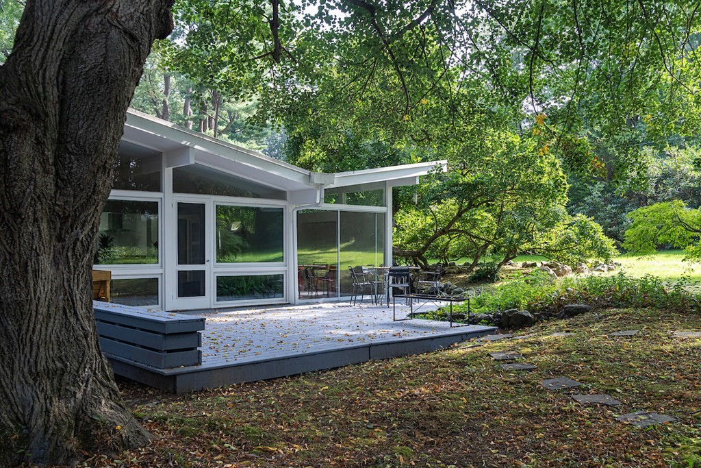 15 Field Road Lexington, MA 02421 - Photo 3 of 30